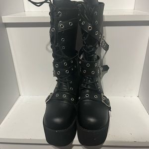 Black platform shoes size 5